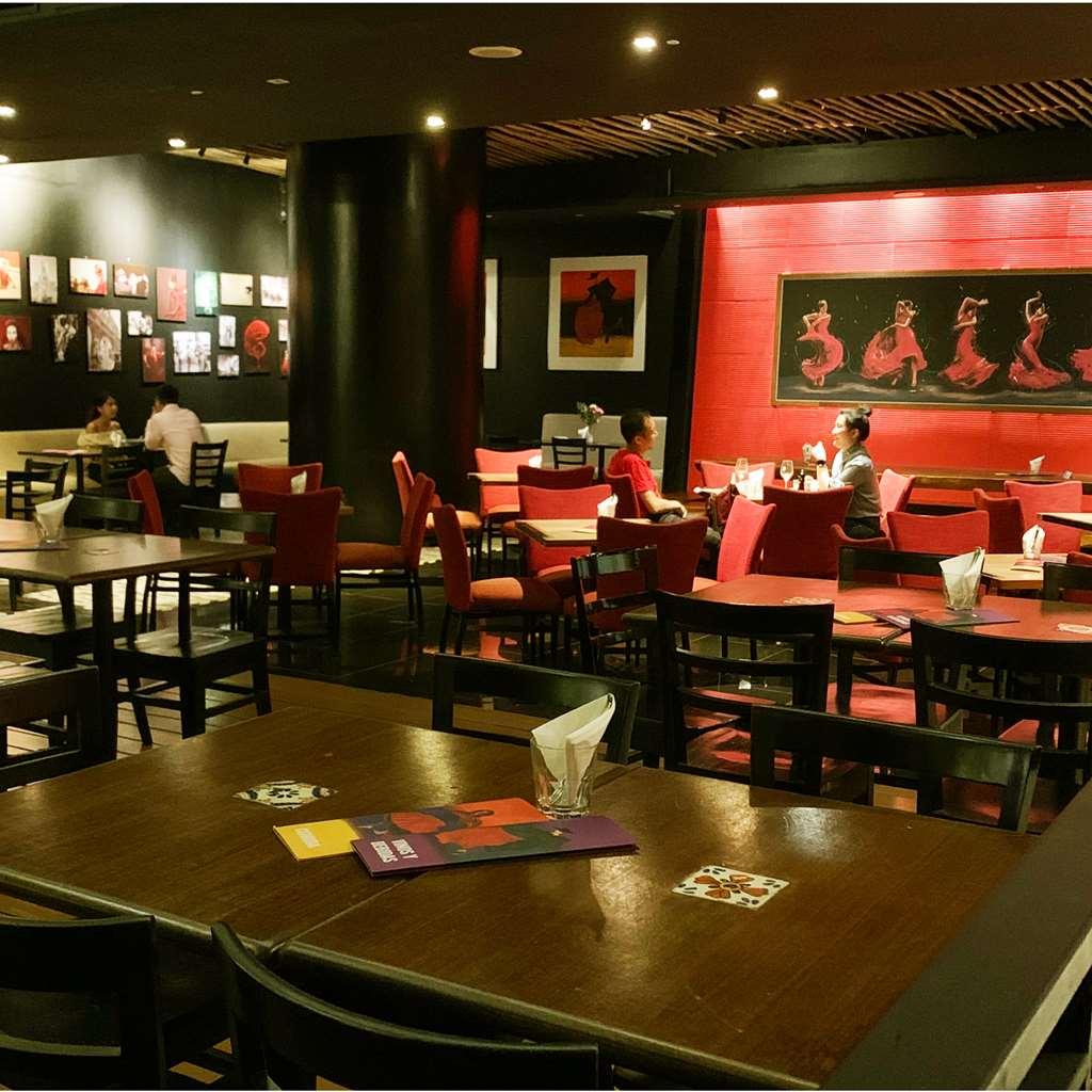 Hotel Maya Kuala Lumpur City Centre Restaurant photo